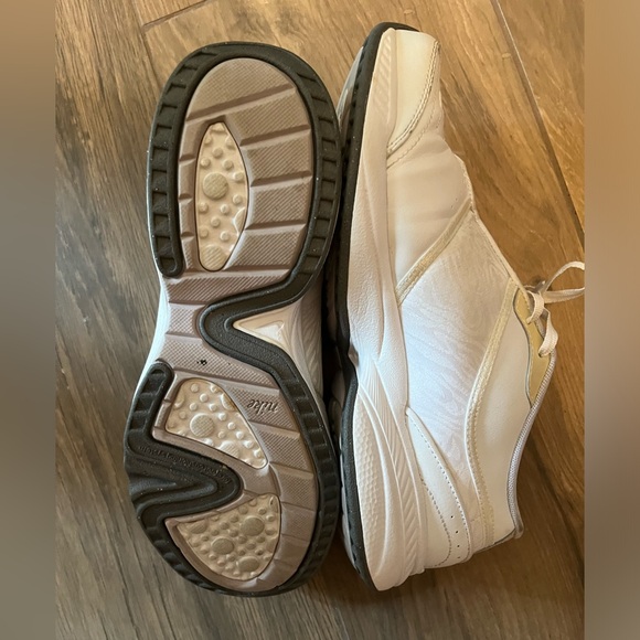 Nike shoes - Picture 4 of 11